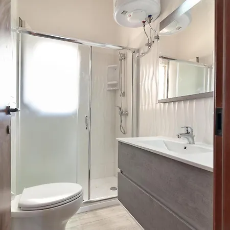 The Green Sea Small House Apartment