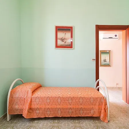 The Green Sea Small House